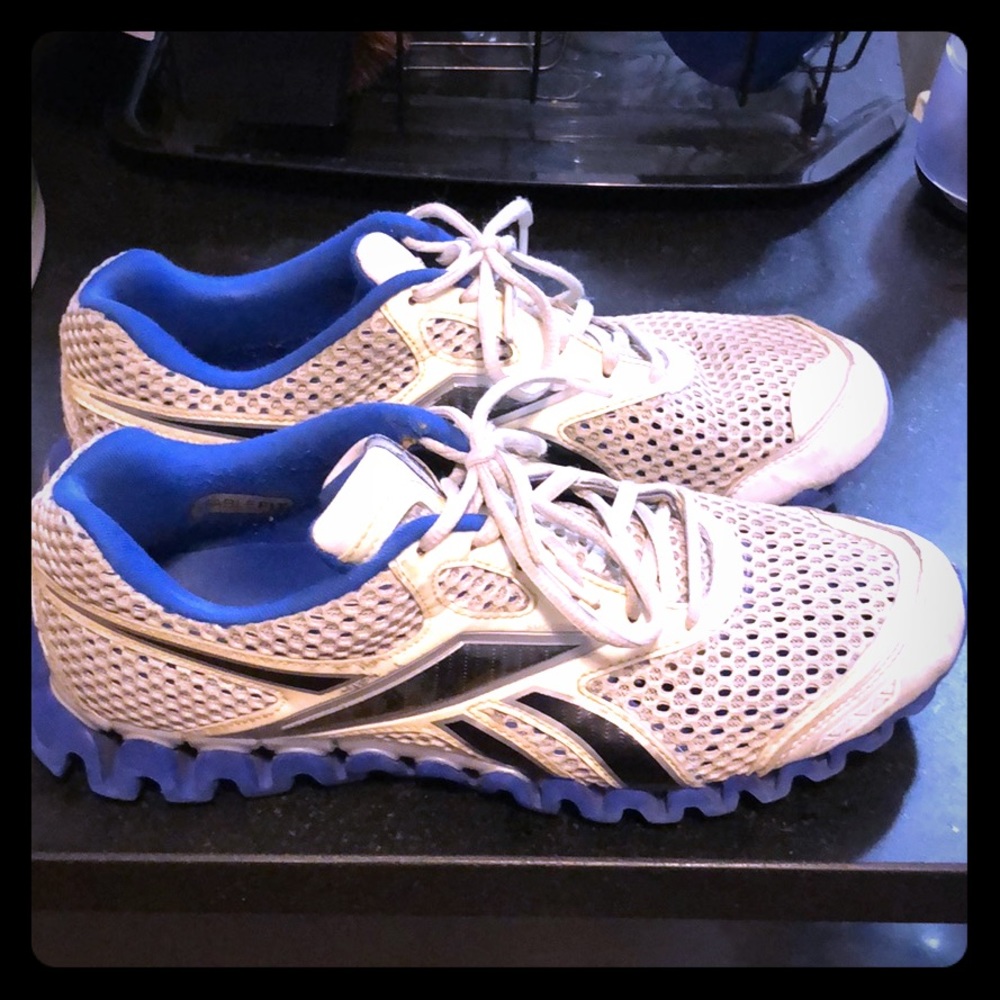 Reebok zig zag size 9